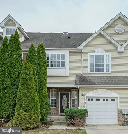 105 Westbrook Dr, Swedesboro, NJ 08085