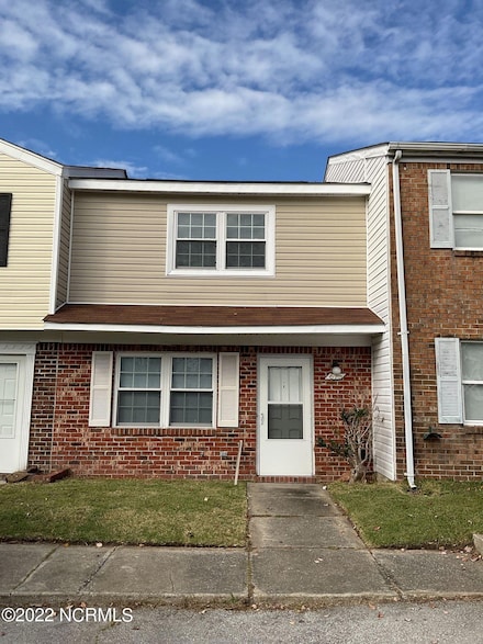 615 Myrtlewood Cir, Jacksonville, NC 28546