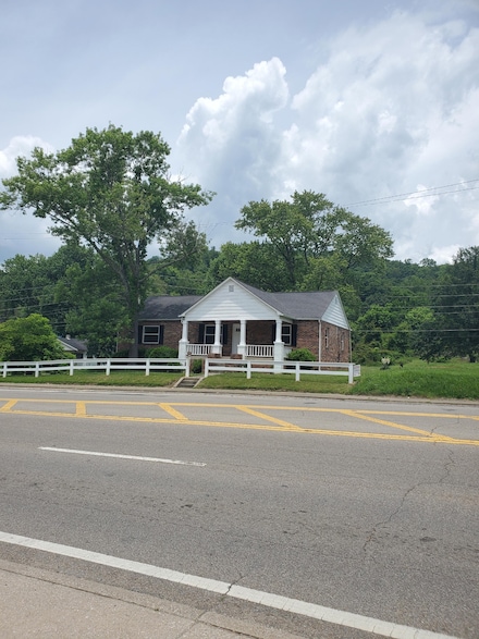 1171 5th St, Jellico, TN 37762