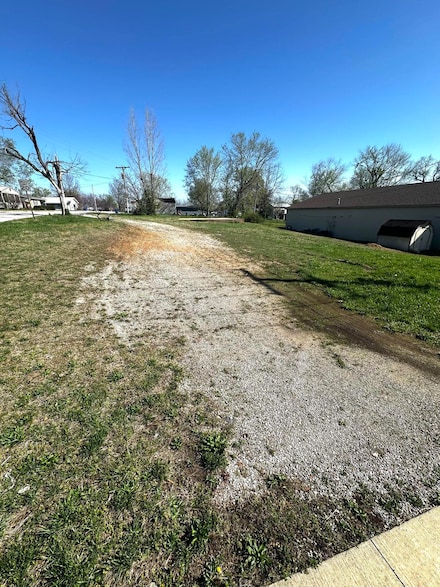 000 Bryan St, Houston, MO 65483