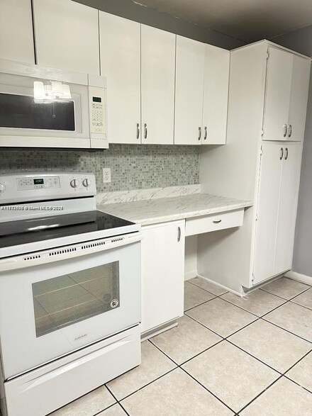 4524 SW 54th St Unit 605W, Fort Lauderdale, FL 33314