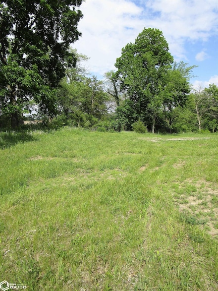 1016 Palisades Ct, Iowa Falls, IA 50126