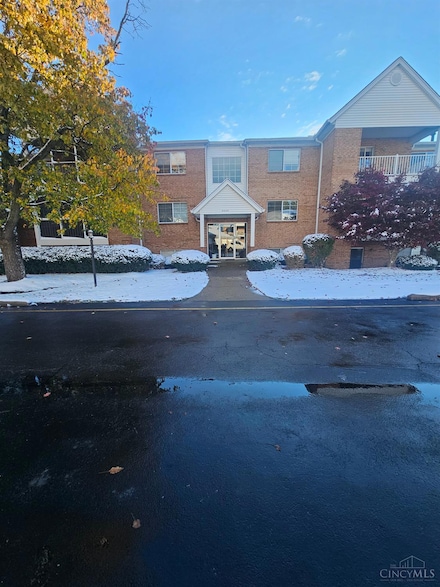 3225 Heritage Square Dr, Cincinnati, OH 45251