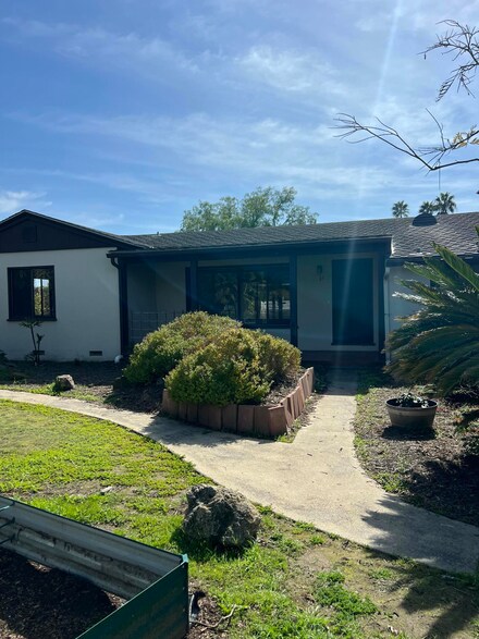 21 Cedar Ln, Santa Barbara, CA 93108