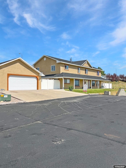 148 Benjamin Franklin St, Evanston, WY 82930