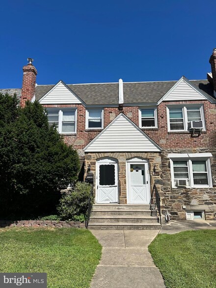 807 Derwyn Rd, Drexel Hill, PA 19026