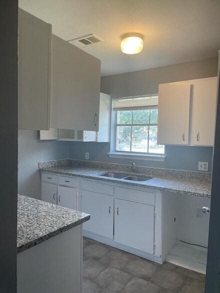 3230 Scotch Moss Ln, La Porte, TX 77571