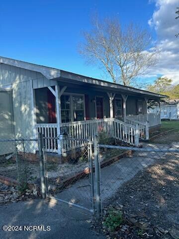 102 Laray Ave, Hamlet, NC 28345
