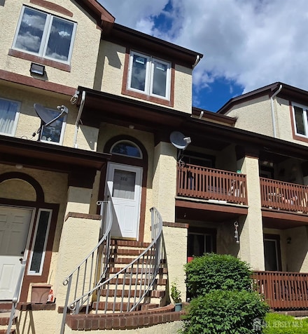 310 Michaels Ct, Woodbridge, NJ 07095