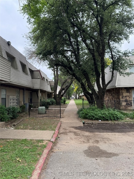 2206 E 66th Place S Unit 16A4, Tulsa, OK 74136