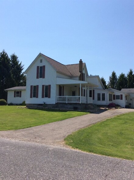 13827 Tyler Rd, Lakeville, IN 46536