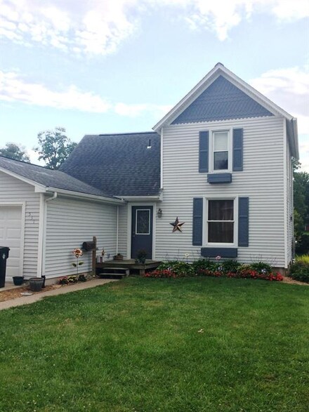 531 E 6th St, Tipton, IA 52772