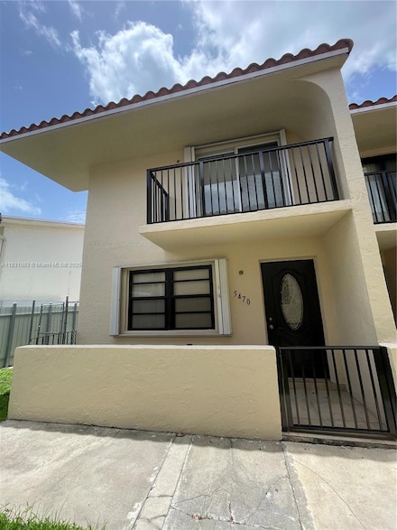 5470 W 26th Ct Unit 301, Hialeah, FL 33016