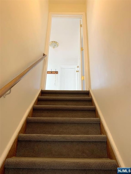 567 Stewart St Unit 2, Ridgefield, NJ 07657