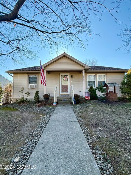 2295 Kenwood Ave, Williamsport, PA 17701