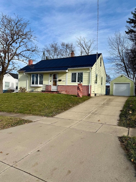 1219 Hammond Ave, Waterloo, IA 50702