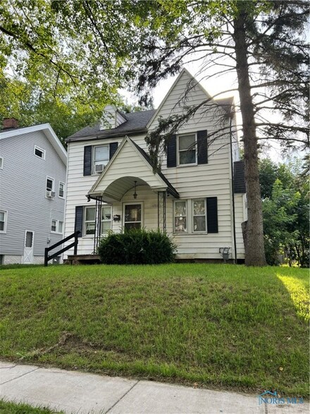 1757 Pilgrim Rd, Toledo, OH 43607