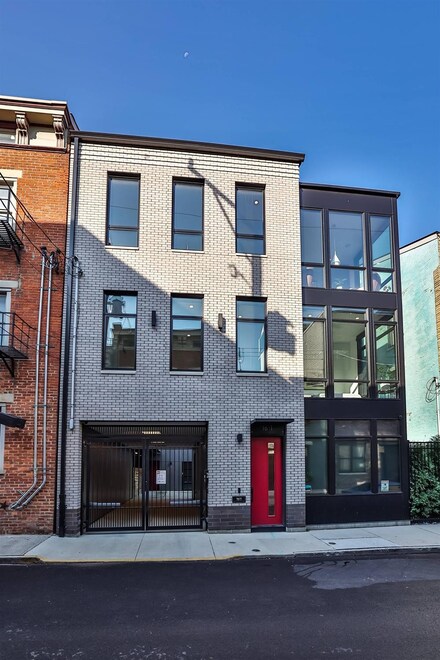 1611 Pleasant St, Cincinnati, OH 45202
