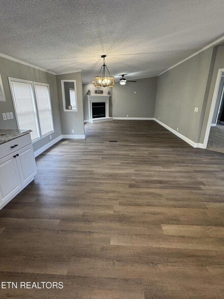 172 Alexander Crossing Dr, Church Hill, TN 37642