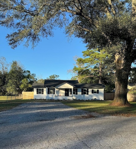 105 Cedar St, Petal, MS 39465