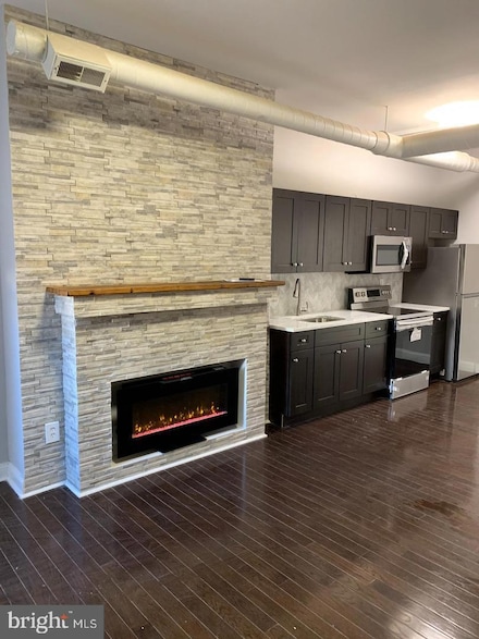 1433 W Girard Ave, Philadelphia, PA 19130