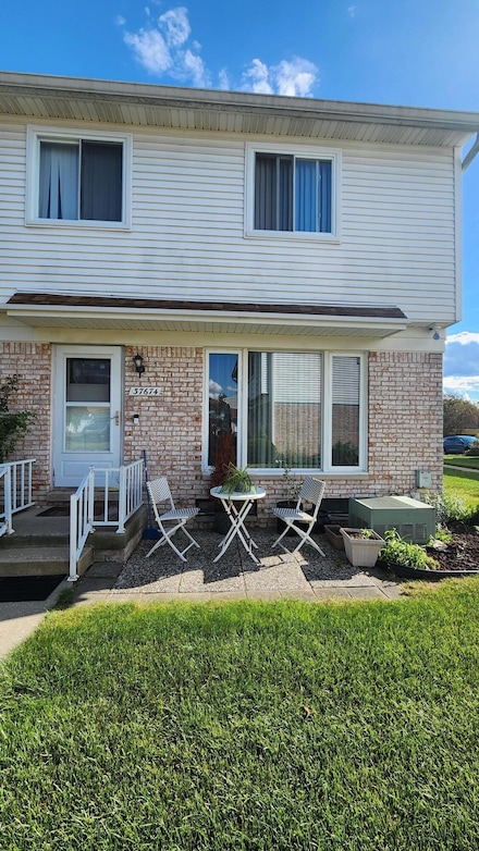 37674 Colonial Dr S, Westland, MI 48185