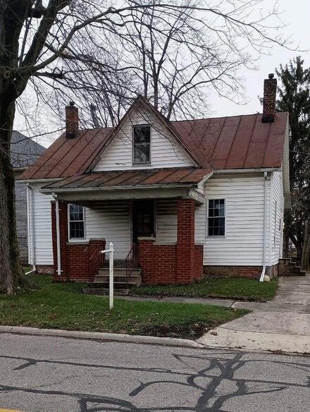 222 W Charles St, Bucyrus, OH 44820