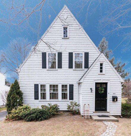101 N Hancock St, Lexington, MA 02420