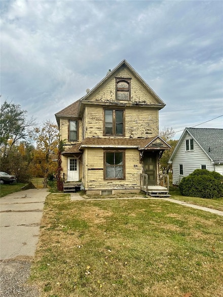 506 27th Ave SW, Cedar Rapids, IA 52404