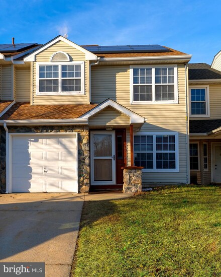 43 Pondview Ln, Sicklerville, NJ 08081