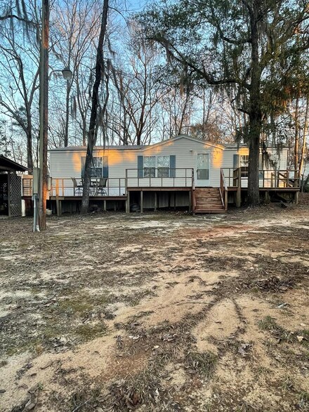 136 Lakeview Dr, Georgetown, GA 39854