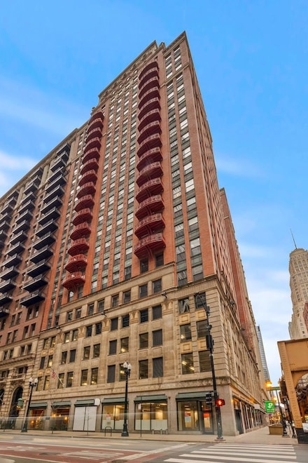 208 W Washington St Unit 1707, Chicago, IL 60606