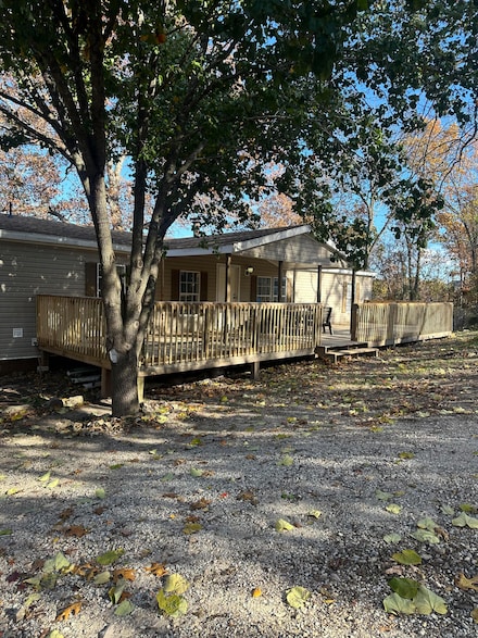 536 Apricot Ln, Reeds Spring, MO 65737