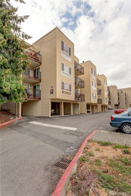 5844 NE 75th St Unit D303, Seattle, WA 98115