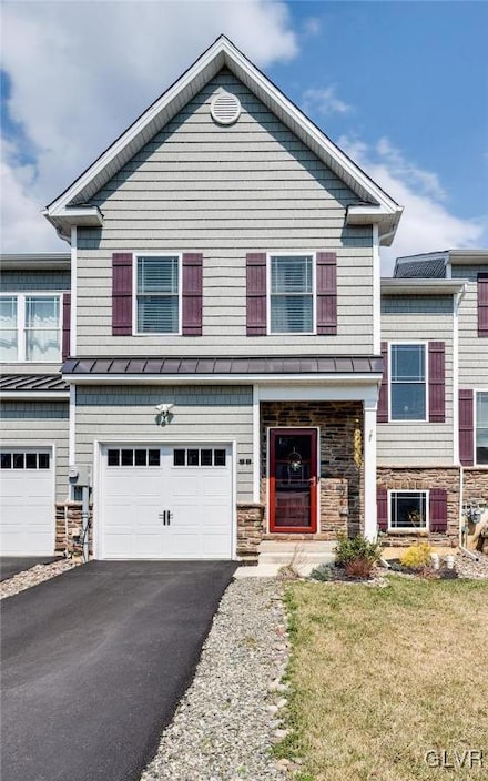 4458 Benjamin Ct, Emmaus, PA 18049