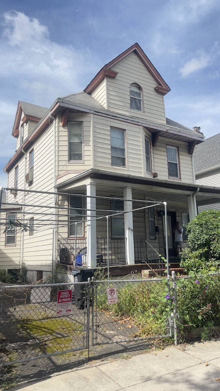 42-38 78th St, Elmhurst, NY 11373