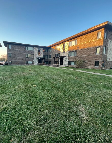 6806 W Lode Dr Unit 1A, Worth, IL 60482