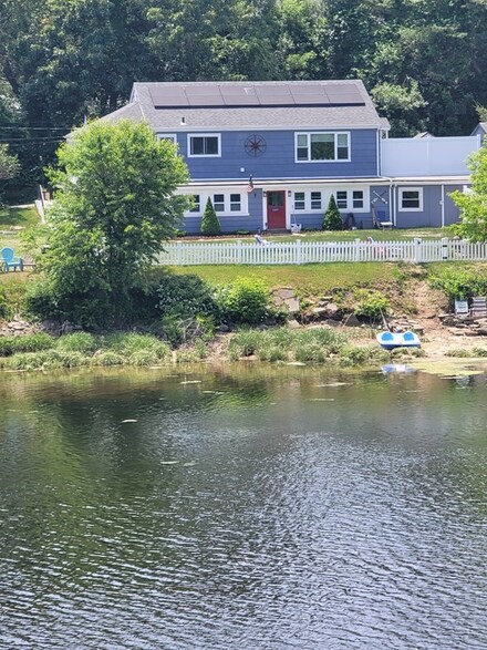9 Lafayette St, Swansea, MA 02777