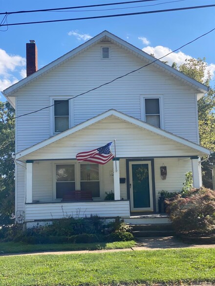 131 W Collins Ave, Hillsboro, OH 45133