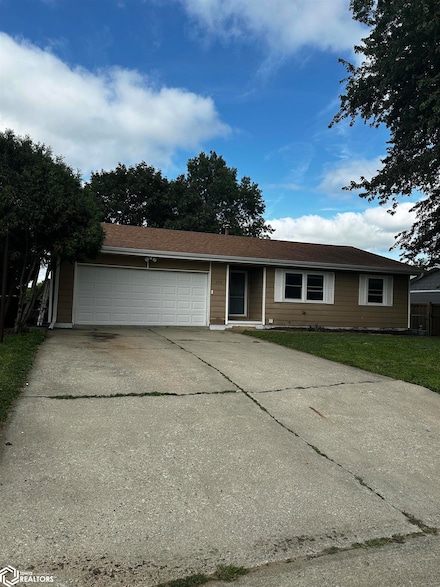206 Ridge Rd, Williamsburg, IA 52361