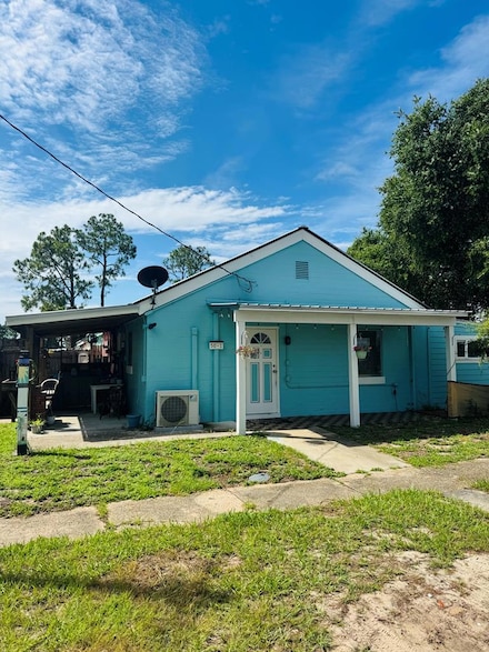 50 E Pine St, Lanark Village, FL 32323