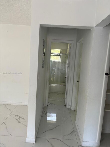 1371 NE 150th St Unit 1, Miami, FL 33161