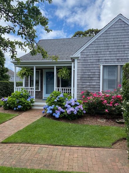 2 Goldfinch Dr, Nantucket, MA 02554