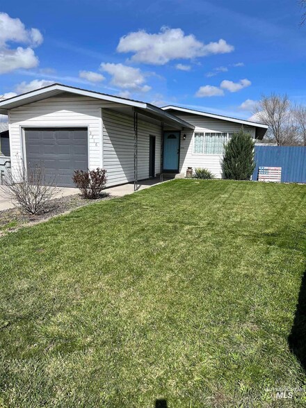 3716 Billings Dr, Caldwell, ID 83605