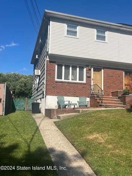 167 Miles Ave, Staten Island, NY 10308