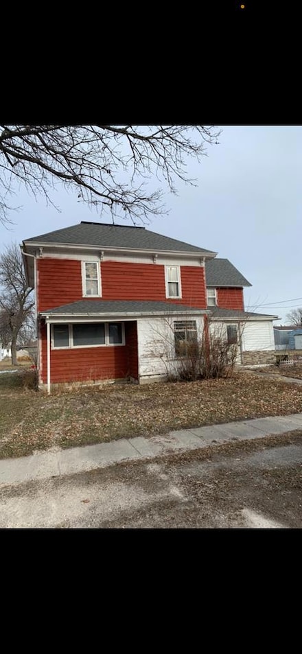 320 Main St, Farnhamville, IA 50538