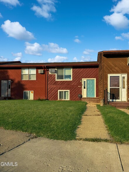 1805 13th Ave W, Williston, ND 58801