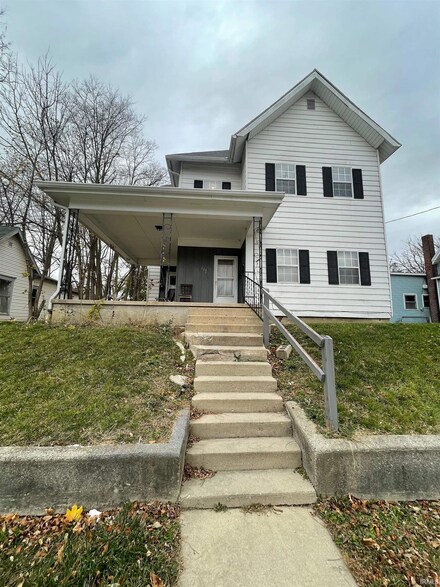 606 N Jackson St, Frankfort, IN 46041
