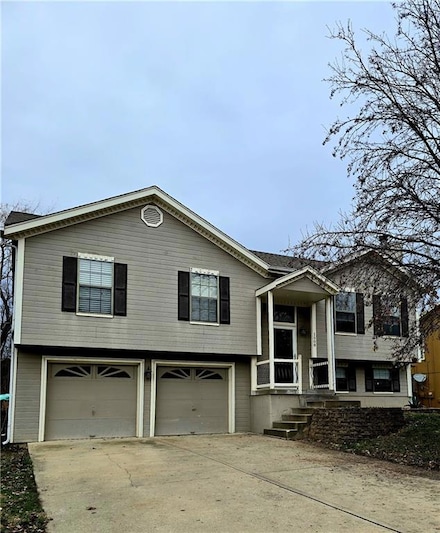 1508 Copeland Ln, Greenwood, MO 64034