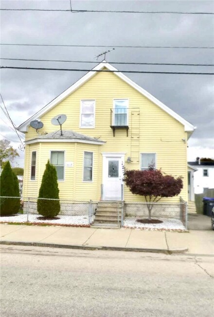 661 Union Ave, Providence, RI 02909